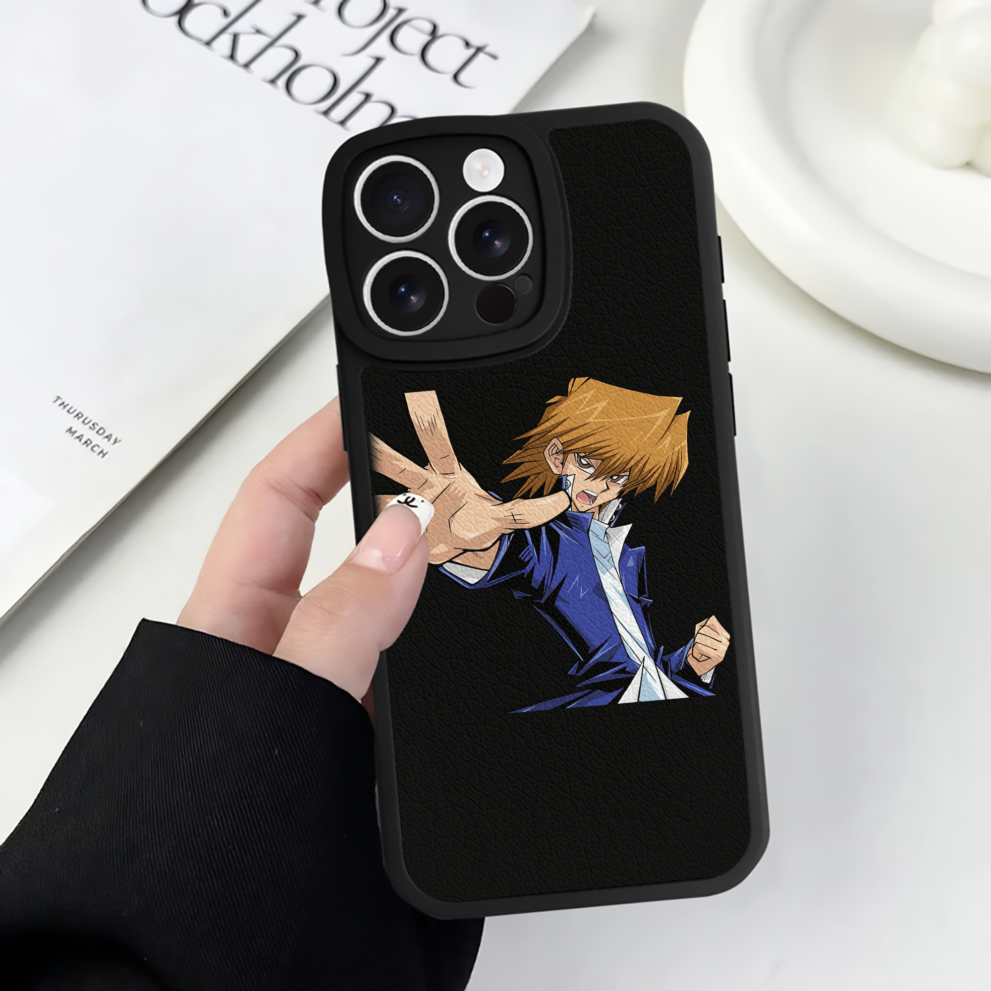 遊☆戯☆王 Yu-Gi-Oh! 【iPhone 16シリーズ対応】シリコンスマホケース（レザー調） 材質：シリコン
